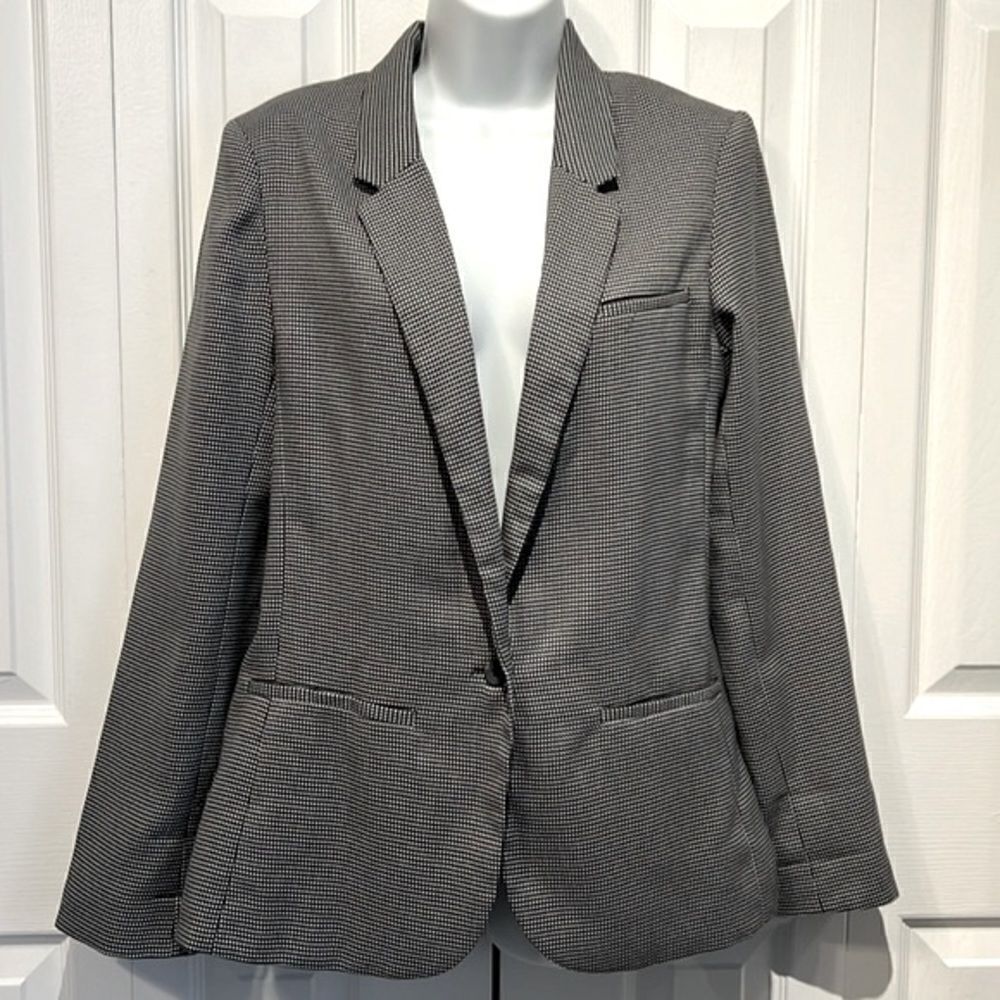 Silence+Noise Black/White Lined Blazer‎ Size L(runs smaller) NWOT